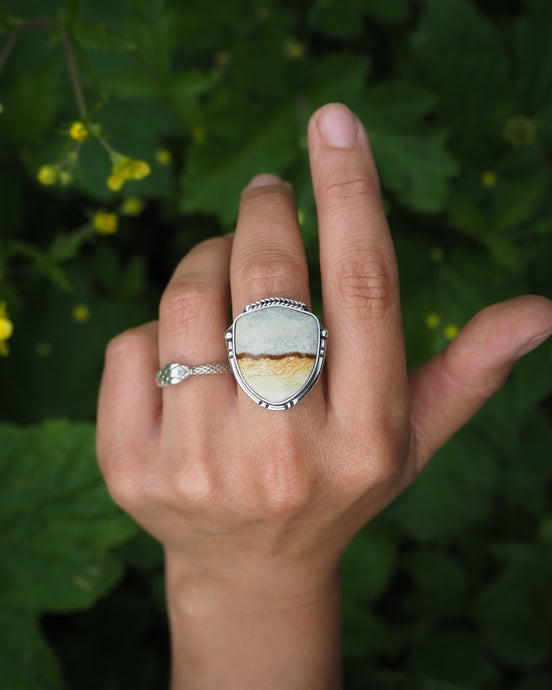 Ebony&Emberワンダーストーンリング Ebony & Ember: Heirloom Quality Hand-Crafted Jewelry