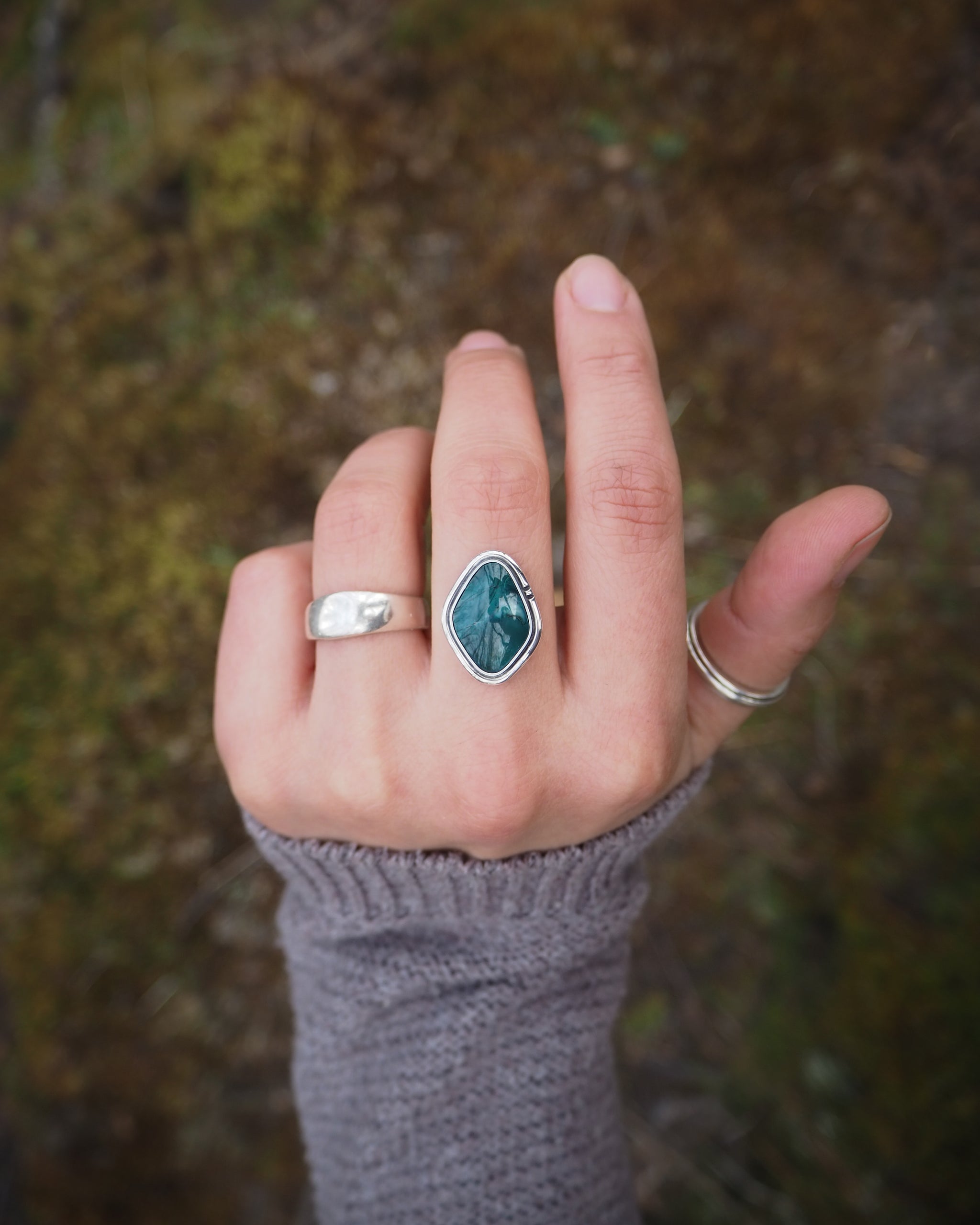 Ebony&Emberワンダーストーンリング Ebony & Ember: Heirloom Quality Hand-Crafted Jewelry